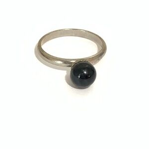 Sophisticated Silver and Black Gem Ring